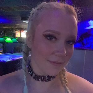 Meet your Posher, Avery